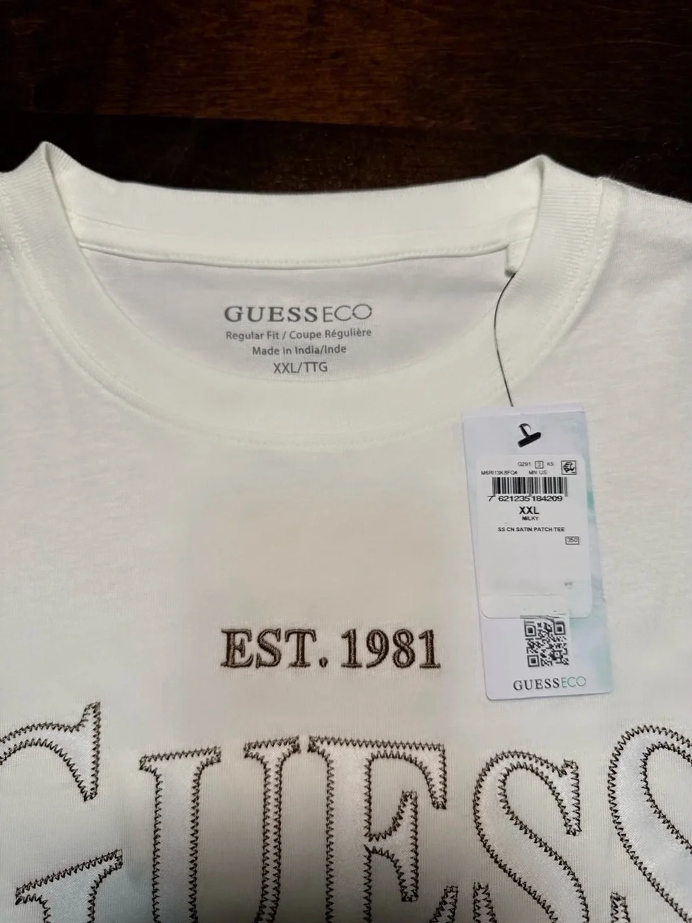 Guess White Short-Sleeve Tee with Brown Vintage Car Graphic - Picture 4 of 5